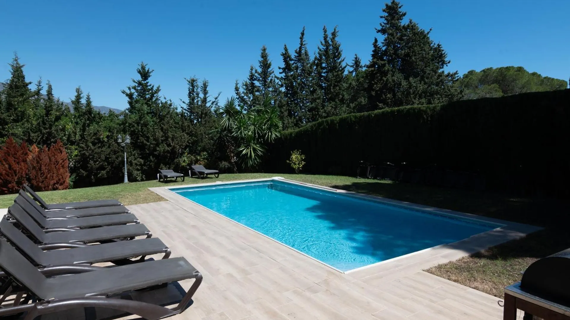 Villa Paradise Close To Puerto Banus Marbella Spain